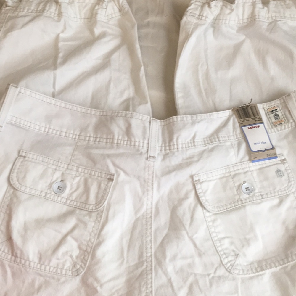White authentic Levi capris